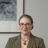Headshot of a middle-aged woman